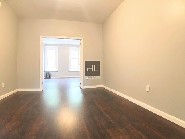 Building Photo - SPACIOUS TWO BEDROOM - WOODBINE STREET