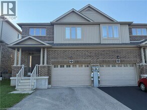 Building Photo - 479 Avens St