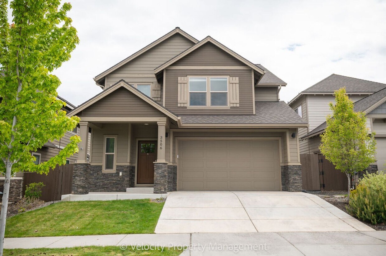 Primary Photo - Beautiful NE Bend Home with Community Pool...
