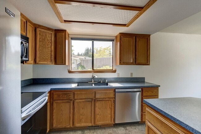 Foto del edificio - 3 Bedroom 2.5 Bath Waterview Townhome