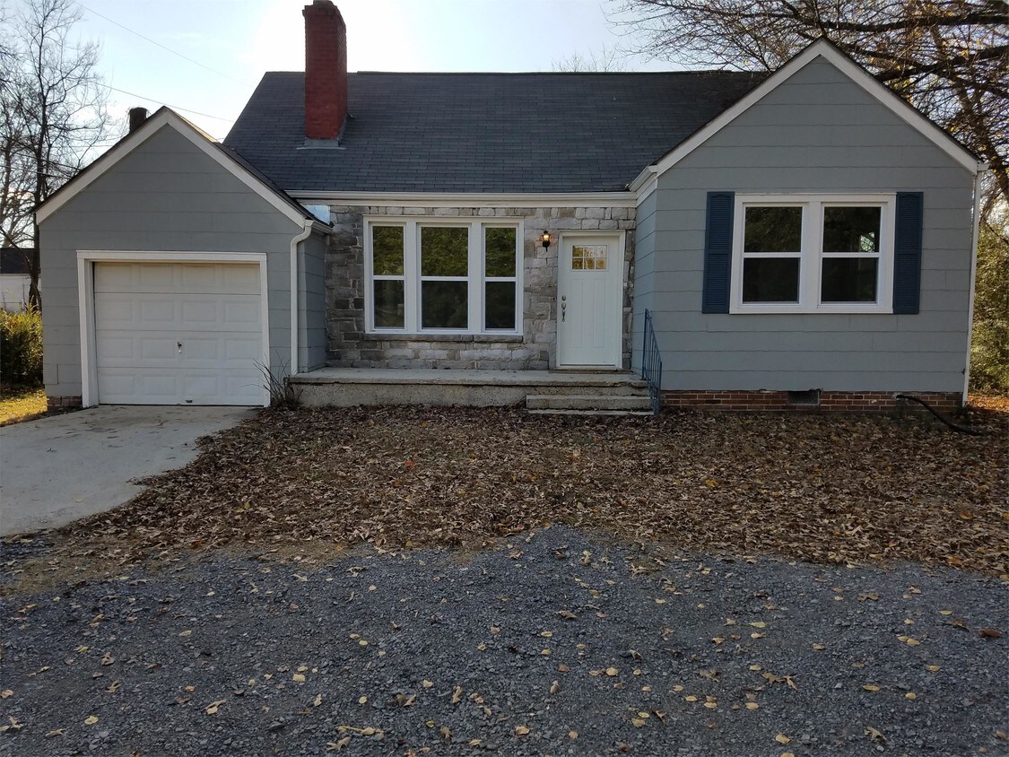 Primary Photo - 603 Cedar Ln