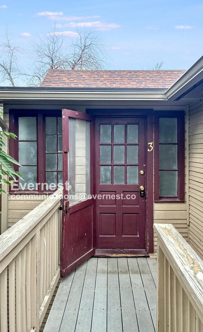 Foto del edificio - First Month Rent Free / Lovely 1 Bed, 1 Ba...