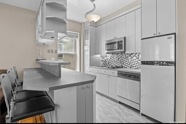 Foto del edificio - 1713 E 14th St