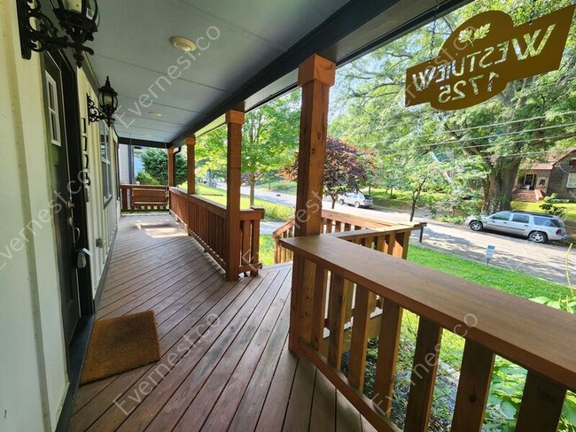 Foto del edificio - 1725 Westwood Ave SW