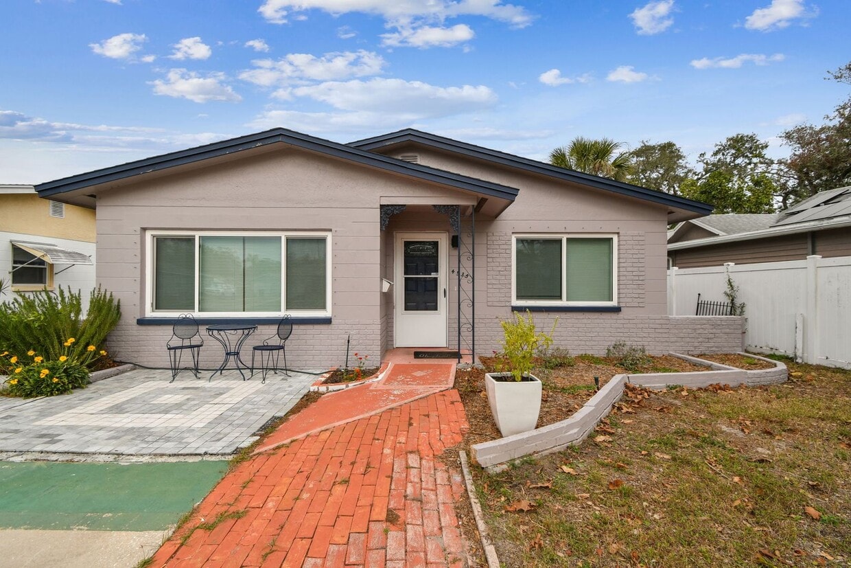 2 Bedroom 2bathroom with Bonus Room in St.... - 2 Bedroom 2bathroom with Bonus Room in St....