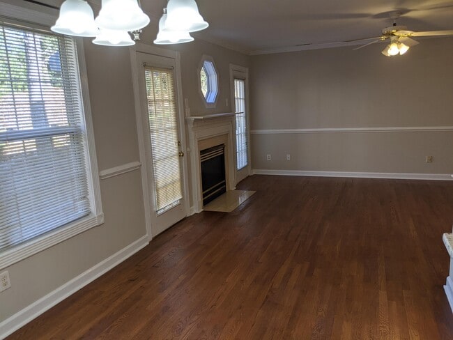 Building Photo - 130 Grande Meadow Way