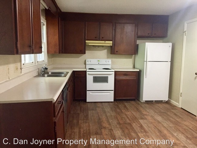 Building Photo - 108 Pine Creek Ct Ext