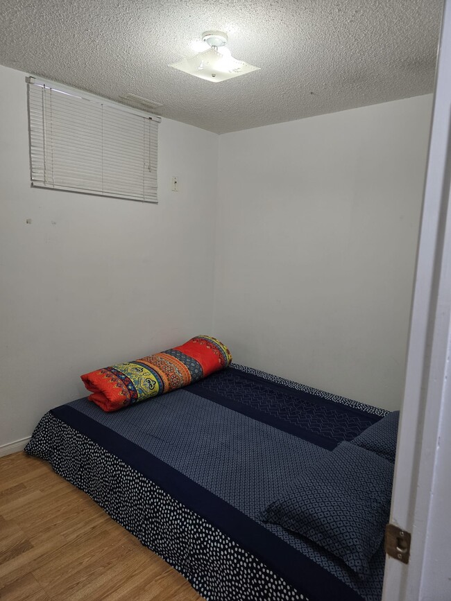 Building Photo - 7 Mulock Av