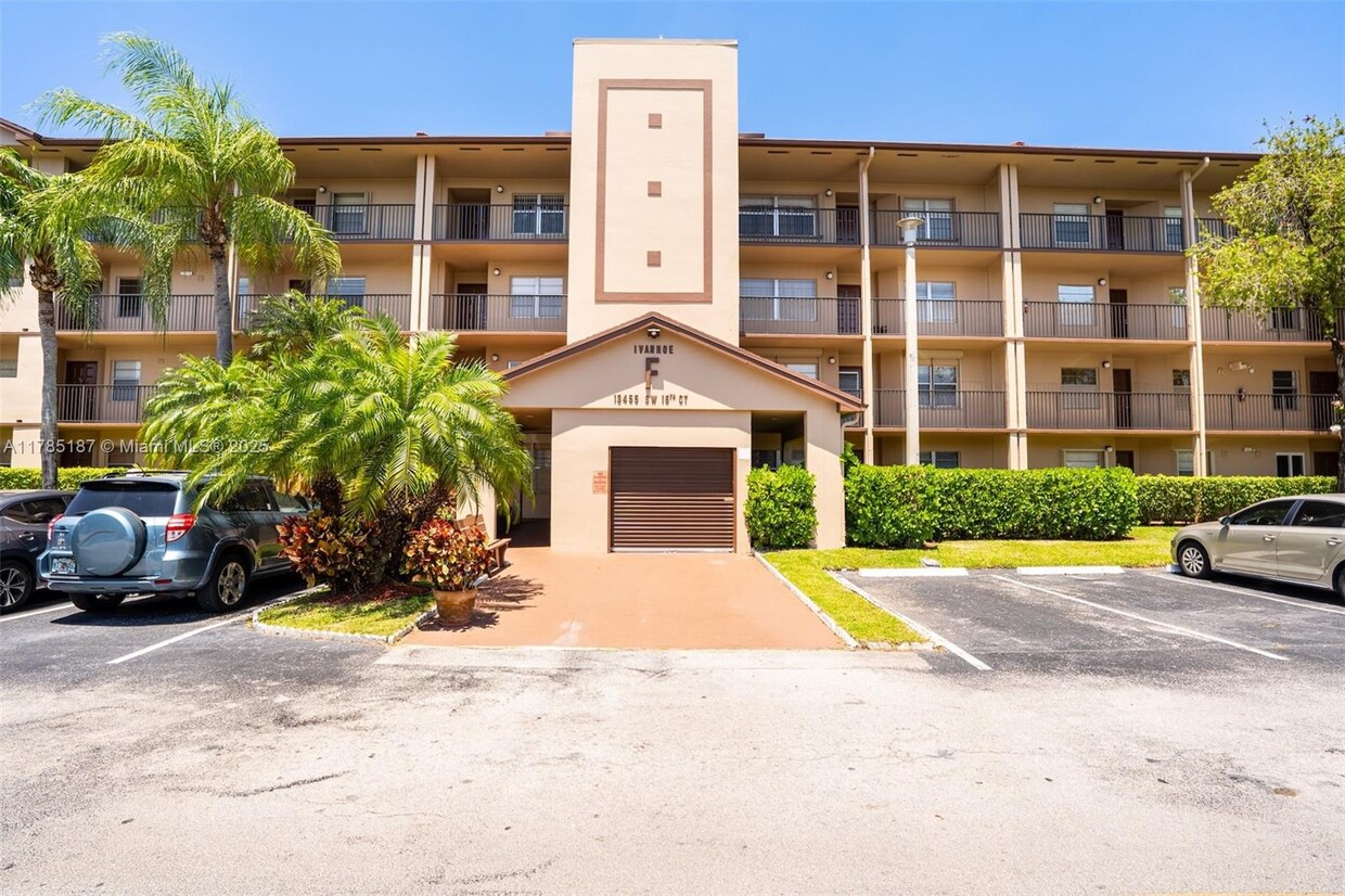 Foto principal - 13455 SW 16th Ct