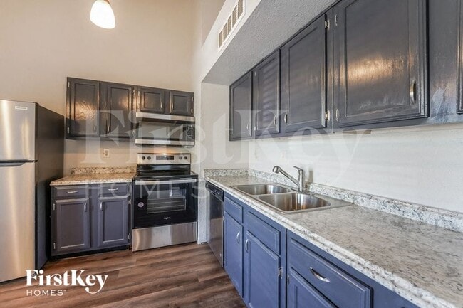 Building Photo - 415 Justice Dr