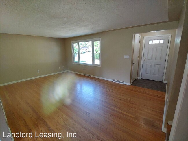 Building Photo - 3 br, 2 bath House - 1425 W. 43rd Street