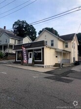 Building Photo - 52 Platt St