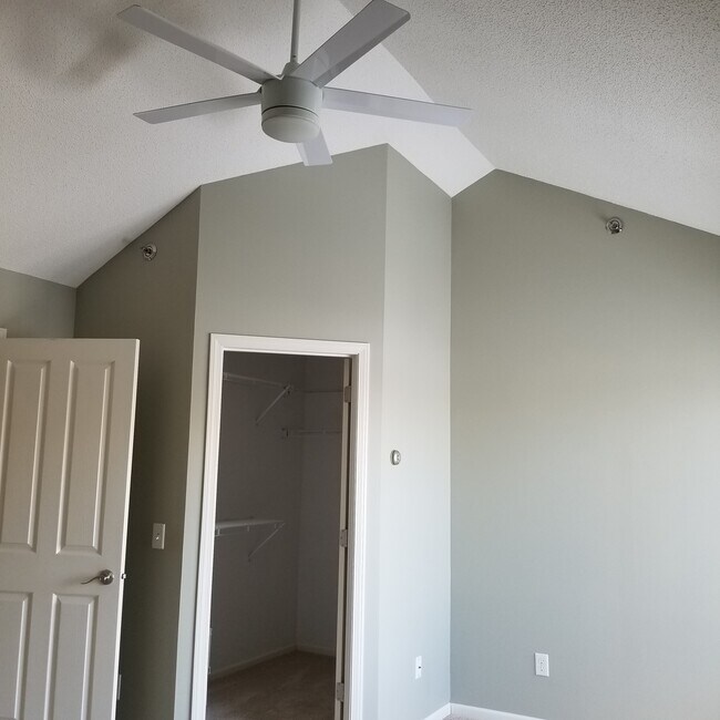 Dormitorio principal - 7540 Edinborough Way