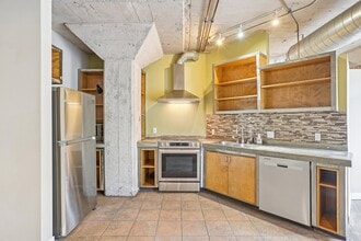Building Photo - 380 W 200 S