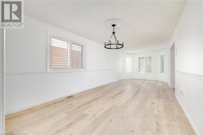 Building Photo - 39 Bosworth St
