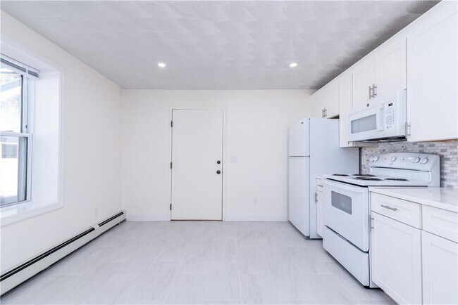 Building Photo - 75 Caswell St