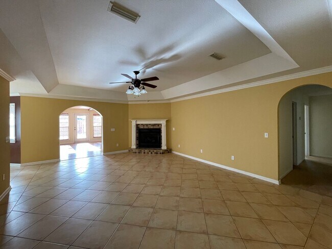 Building Photo - Cotton Creek Subdivision - 2 Bonus Rooms w...