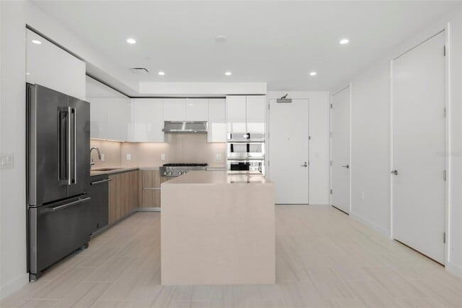 Foto del edificio - 400 Central Ave