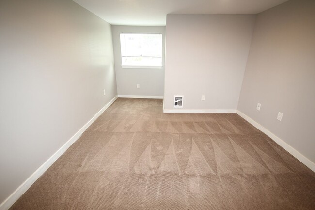 Building Photo - 7326 Triplex