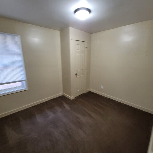 Building Photo - Irvington 4BR/2BA House w/Central Air!