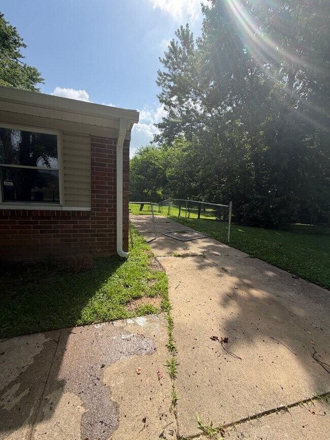 Foto del edificio - 6009 Stillridge Ct