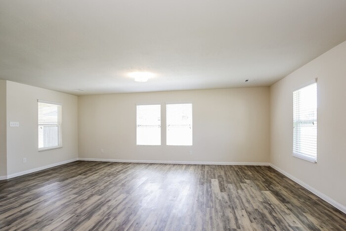 Foto principal - 12050 Pia Drive