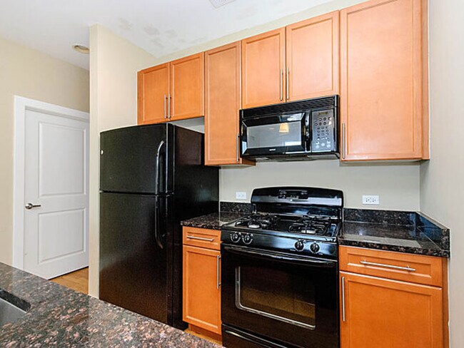 Foto del edificio - 2740 W Armitage Ave