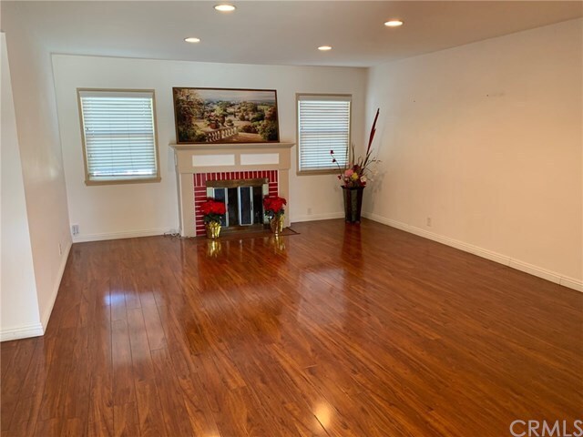 Building Photo - 1120 Highland Oaks Dr