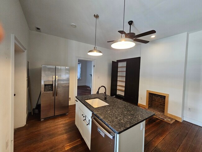 kitchen - 308 E Leigh St