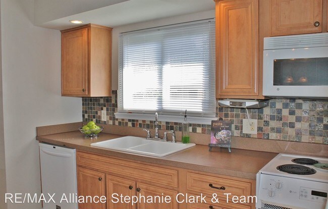 Building Photo - 4 br, 2.5 bath House - 424 Old Forge Court