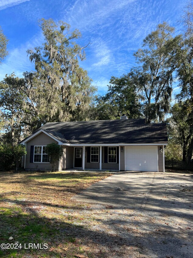 Foto principal - 552 Sams Point Rd