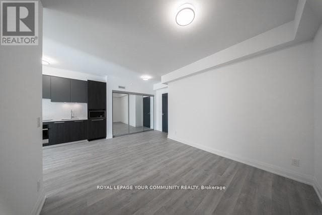 Photo du bâtiment - 65 Broadway Ave