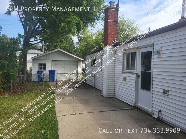 Foto del edificio - 4967 McKinley St