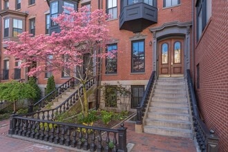 Building Photo - 453 Massachusetts Ave