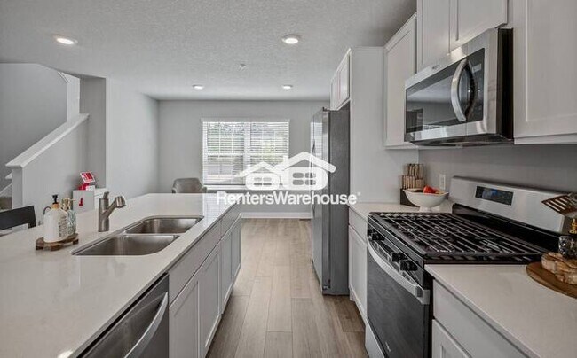 Foto del edificio - Available February 1 - beautiful 3 bedroom, 2 bathroom townhome in Dayton!