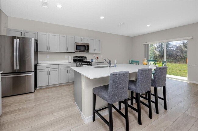 Building Photo - 5556 Summer Sunset Dr