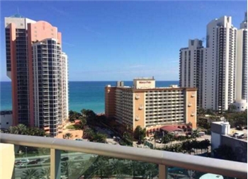 Foto principal - 19370 Collins Ave