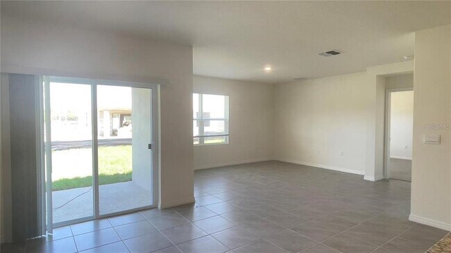 Building Photo - 903 Waterfall Blvd