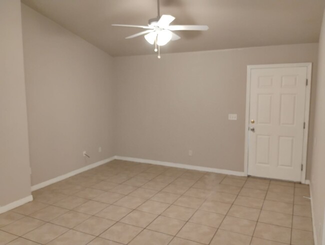 Building Photo - 3/2 Duplex