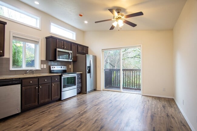 Building Photo - 1846 SE Harold St