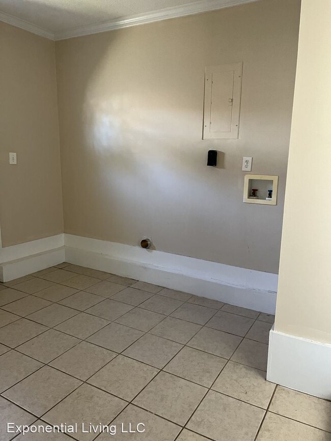 Building Photo - 4 br, 2 bath House - 321 W Whatley