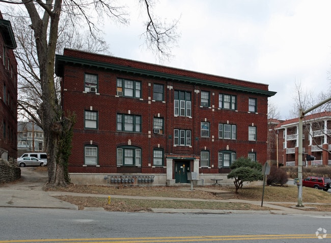 Building Photo - The Lillian