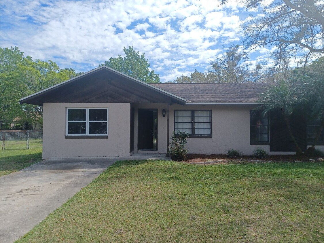 1747 Bonneville Dr, Orlando, FL 32826 House Rental in Orlando, FL