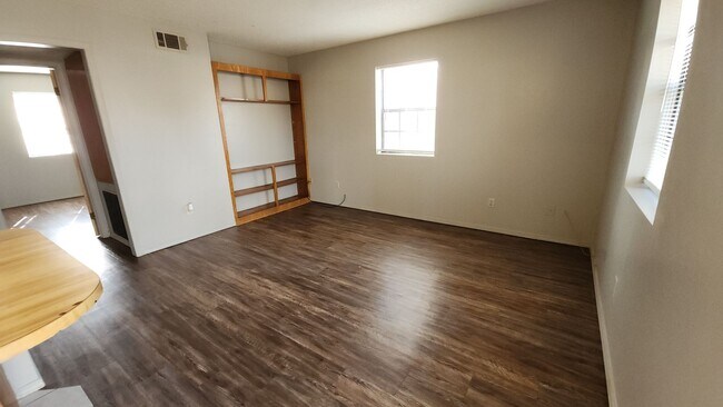Foto del edificio - 504-506 East G St.