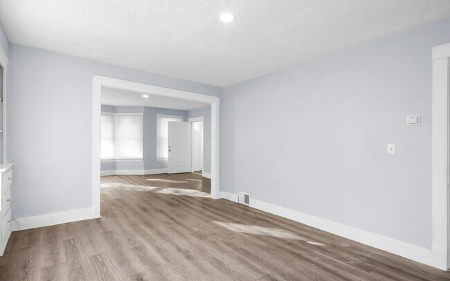 Foto del edificio - 11215 Whitmore Ave