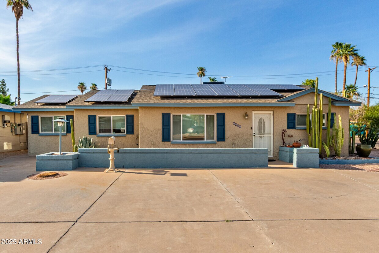 Foto principal - 6830 E Edgemont Ave