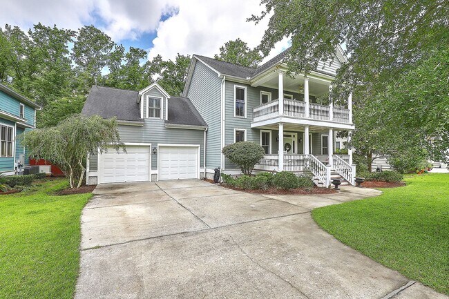 Foto del edificio - Beautiful Home in Hunt Club!