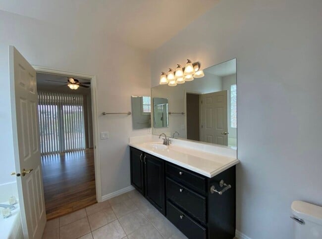 Building Photo - SPACIOUS HOME FOR RENT IN CORAL CANYON