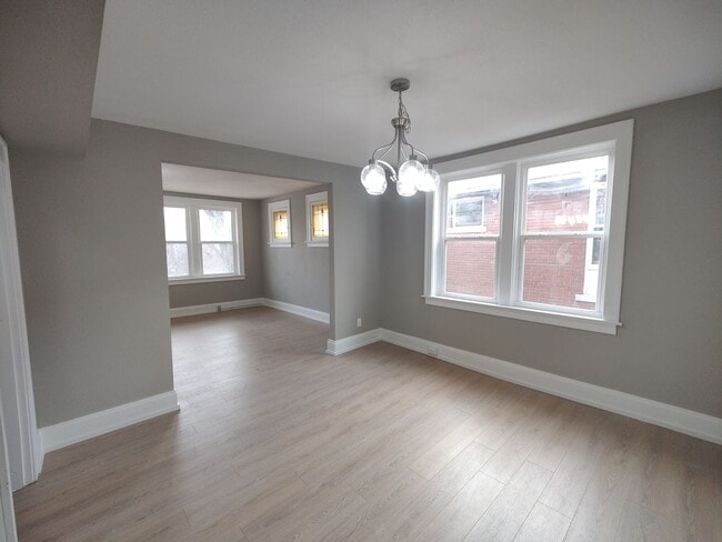 Building Photo - Modern Rehab in Prime Richmond Heights Location | New Appliances + W/D