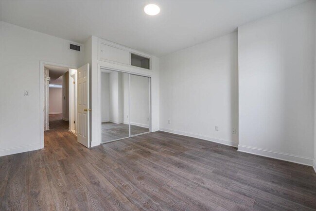 Building Photo - 157 14th St